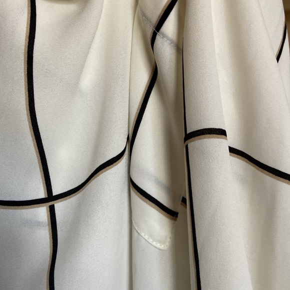 3 blouse bundle - Picture 6 of 9